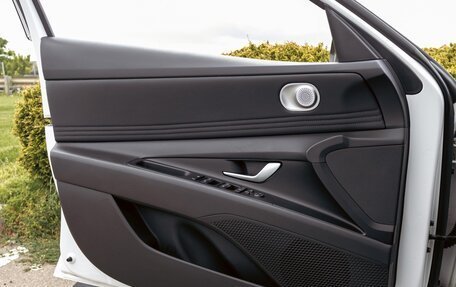 Hyundai Elantra, 2023 год, 1 625 000 рублей, 12 фотография