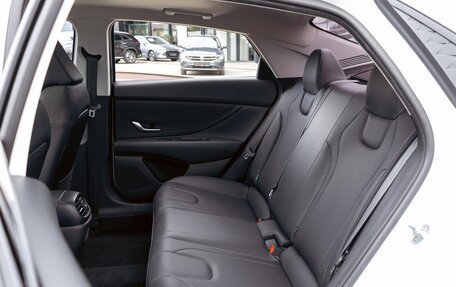 Hyundai Elantra, 2023 год, 1 625 000 рублей, 18 фотография