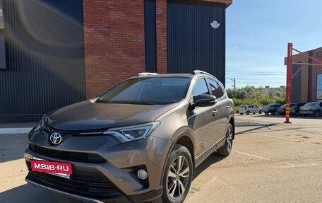 Toyota RAV4, 2018 год, 2 600 000 рублей, 3 фотография