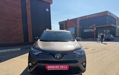 Toyota RAV4, 2018 год, 2 600 000 рублей, 2 фотография
