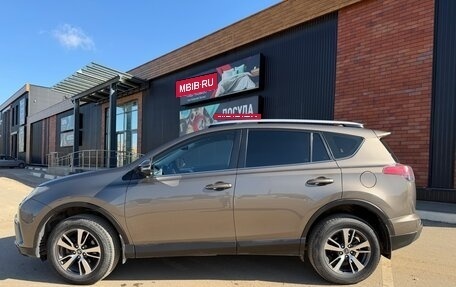 Toyota RAV4, 2018 год, 2 600 000 рублей, 4 фотография