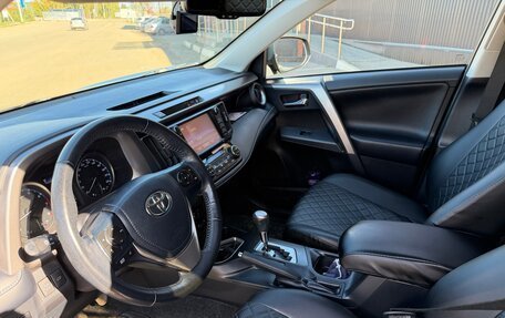 Toyota RAV4, 2018 год, 2 600 000 рублей, 14 фотография