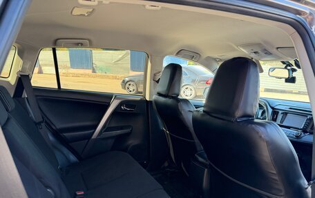 Toyota RAV4, 2018 год, 2 600 000 рублей, 11 фотография