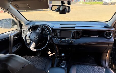Toyota RAV4, 2018 год, 2 600 000 рублей, 10 фотография