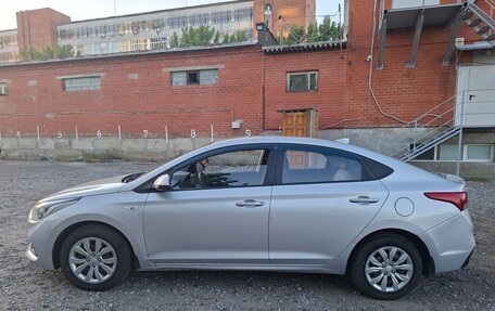 Hyundai Solaris II рестайлинг, 2017 год, 900 000 рублей, 5 фотография