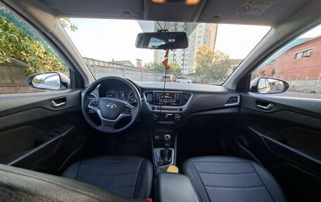 Hyundai Solaris II рестайлинг, 2017 год, 900 000 рублей, 8 фотография