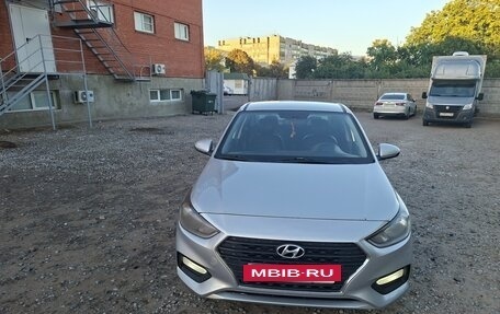 Hyundai Solaris II рестайлинг, 2017 год, 900 000 рублей, 2 фотография