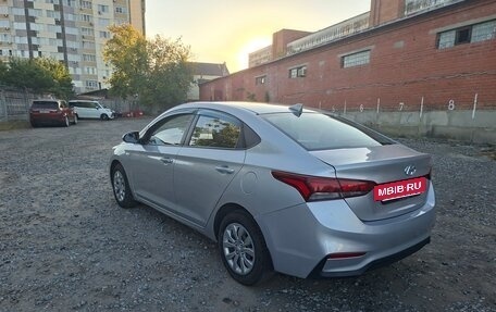 Hyundai Solaris II рестайлинг, 2017 год, 900 000 рублей, 7 фотография