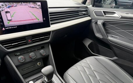Volkswagen Tiguan II, 2023 год, 2 453 000 рублей, 18 фотография