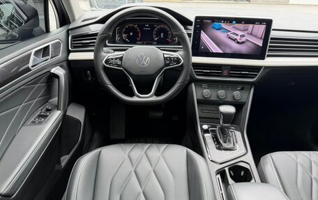 Volkswagen Tiguan II, 2023 год, 2 453 000 рублей, 14 фотография