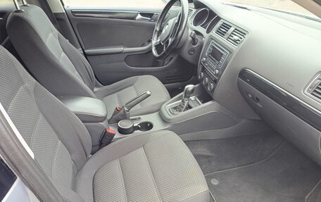 Volkswagen Jetta VI, 2017 год, 1 000 000 рублей, 6 фотография