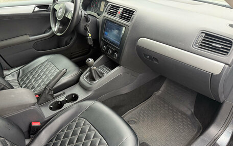 Volkswagen Jetta VI, 2011 год, 450 000 рублей, 11 фотография