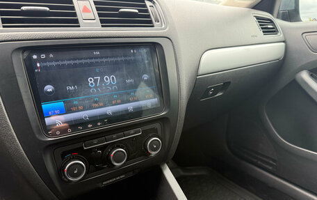 Volkswagen Jetta VI, 2011 год, 450 000 рублей, 13 фотография