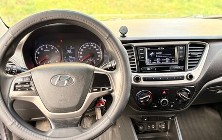 Hyundai Solaris II рестайлинг, 2017 год, 890 000 рублей, 10 фотография