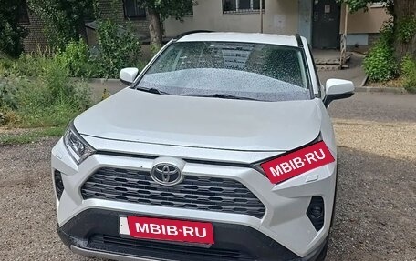 Toyota RAV4, 2020 год, 3 350 000 рублей, 1 фотография