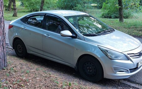 Hyundai Solaris II рестайлинг, 2015 год, 580 000 рублей, 3 фотография