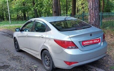 Hyundai Solaris II рестайлинг, 2015 год, 580 000 рублей, 4 фотография