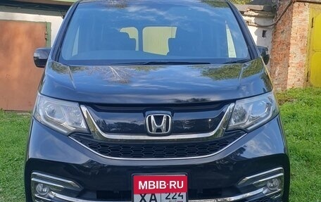 Honda Stepwgn IV, 2017 год, 1 750 000 рублей, 1 фотография
