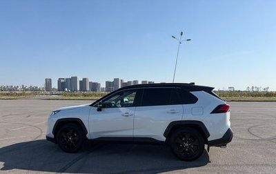 Toyota RAV4, 2021 год, 3 650 000 рублей, 1 фотография