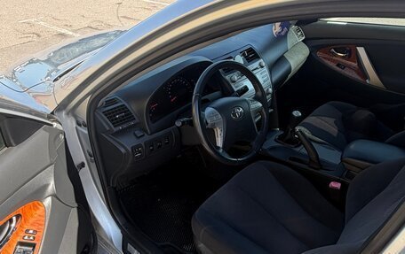 Toyota Camry, 2010 год, 1 350 000 рублей, 10 фотография