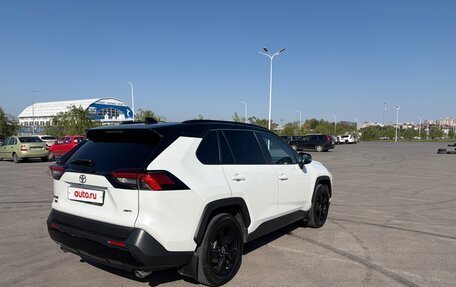 Toyota RAV4, 2021 год, 3 650 000 рублей, 5 фотография