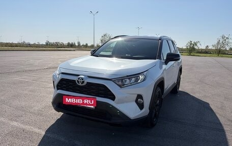 Toyota RAV4, 2021 год, 3 650 000 рублей, 8 фотография