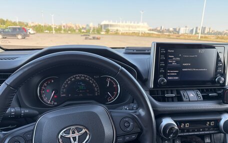 Toyota RAV4, 2021 год, 3 650 000 рублей, 14 фотография