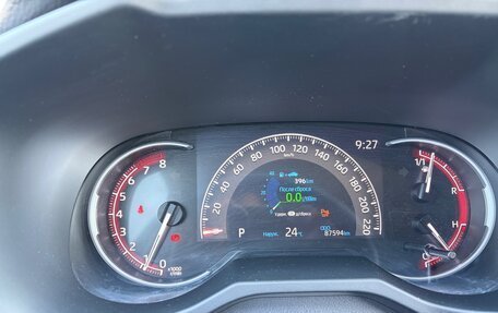 Toyota RAV4, 2021 год, 3 650 000 рублей, 13 фотография