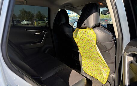 Toyota RAV4, 2021 год, 3 650 000 рублей, 16 фотография