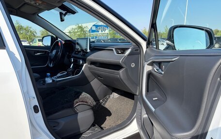 Toyota RAV4, 2021 год, 3 650 000 рублей, 19 фотография