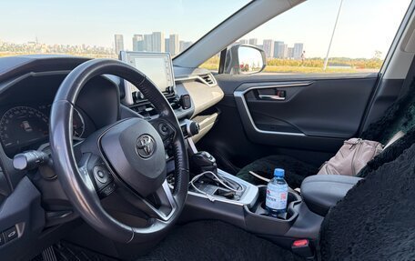 Toyota RAV4, 2021 год, 3 650 000 рублей, 24 фотография
