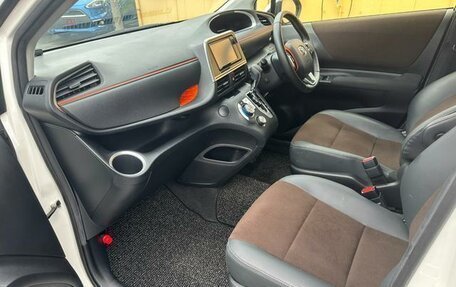 Toyota Sienta II, 2019 год, 1 300 000 рублей, 10 фотография