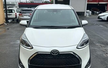 Toyota Sienta II, 2019 год, 1 300 000 рублей, 2 фотография