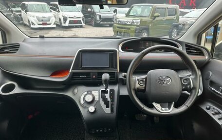 Toyota Sienta II, 2019 год, 1 300 000 рублей, 23 фотография