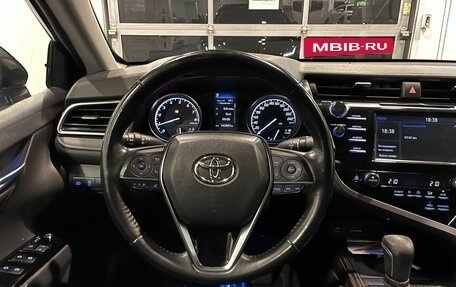 Toyota Camry, 2019 год, 2 690 000 рублей, 10 фотография