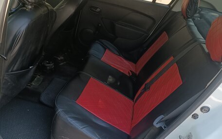 Renault Logan II, 2014 год, 340 000 рублей, 23 фотография