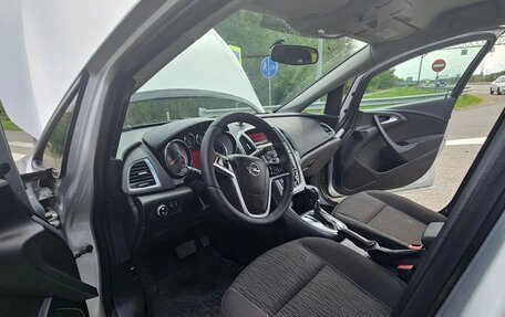 Opel Astra J, 2015 год, 990 000 рублей, 3 фотография