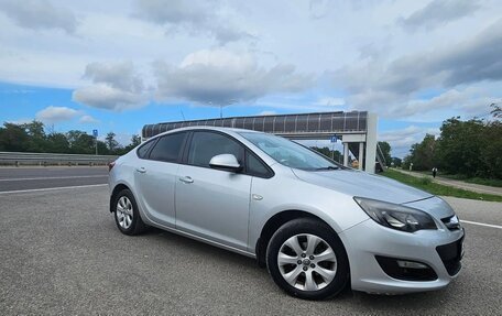 Opel Astra J, 2015 год, 990 000 рублей, 9 фотография
