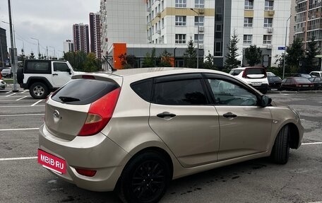 Hyundai Solaris II рестайлинг, 2012 год, 675 000 рублей, 3 фотография