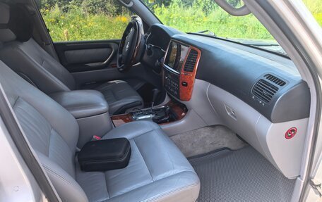 Toyota Land Cruiser 100 рестайлинг 2, 2006 год, 2 500 000 рублей, 5 фотография