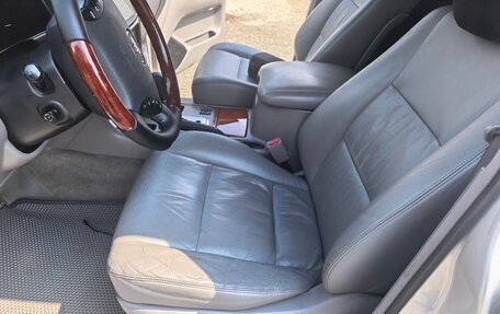 Toyota Land Cruiser 100 рестайлинг 2, 2006 год, 2 500 000 рублей, 8 фотография