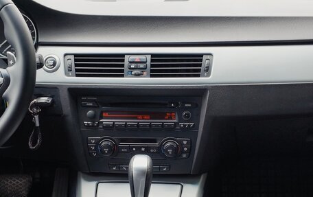 BMW 3 серия, 2005 год, 850 000 рублей, 24 фотография