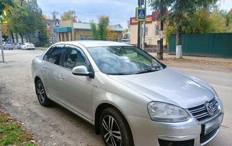 Volkswagen Jetta VI, 2010 год, 800 000 рублей, 2 фотография