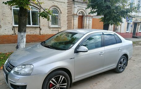 Volkswagen Jetta VI, 2010 год, 800 000 рублей, 3 фотография