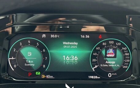 Volkswagen Golf VIII, 2021 год, 2 440 000 рублей, 13 фотография