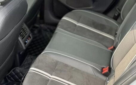 Volkswagen Golf VIII, 2021 год, 2 440 000 рублей, 23 фотография