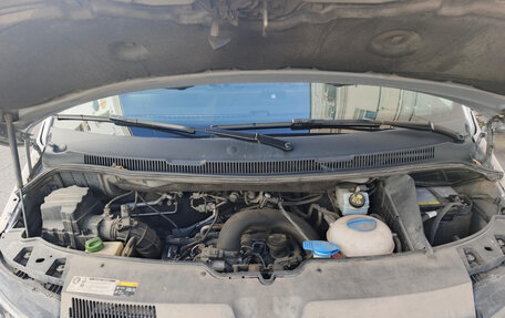 Volkswagen Caravelle T6 рестайлинг, 2015 год, 2 550 000 рублей, 10 фотография