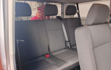 Volkswagen Caravelle T6 рестайлинг, 2015 год, 2 550 000 рублей, 6 фотография