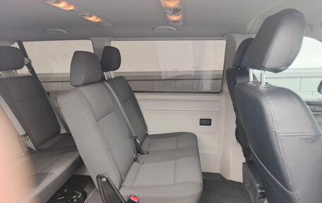 Volkswagen Caravelle T6 рестайлинг, 2015 год, 2 550 000 рублей, 7 фотография