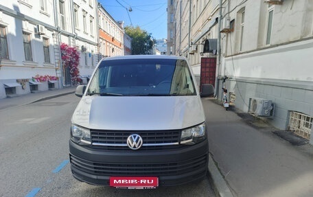 Volkswagen Caravelle T6 рестайлинг, 2015 год, 2 550 000 рублей, 2 фотография